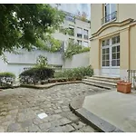 Apartment Le Marais Place Des Vosges By Studio Prestige
