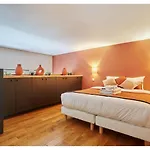 Apartment Le Marais Place Des Vosges By Studio Prestige